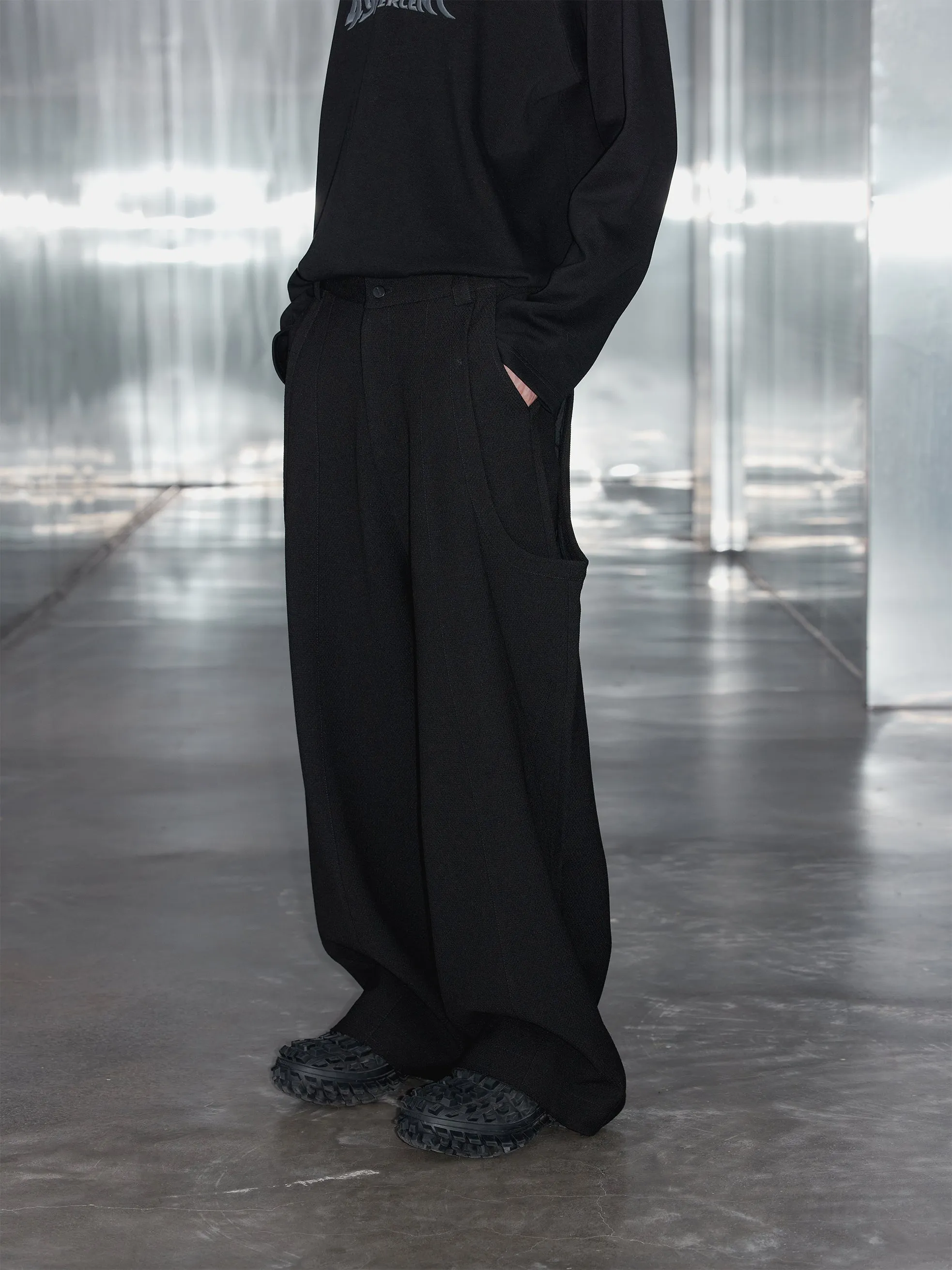 Large pockets Cut-out design Casual pants