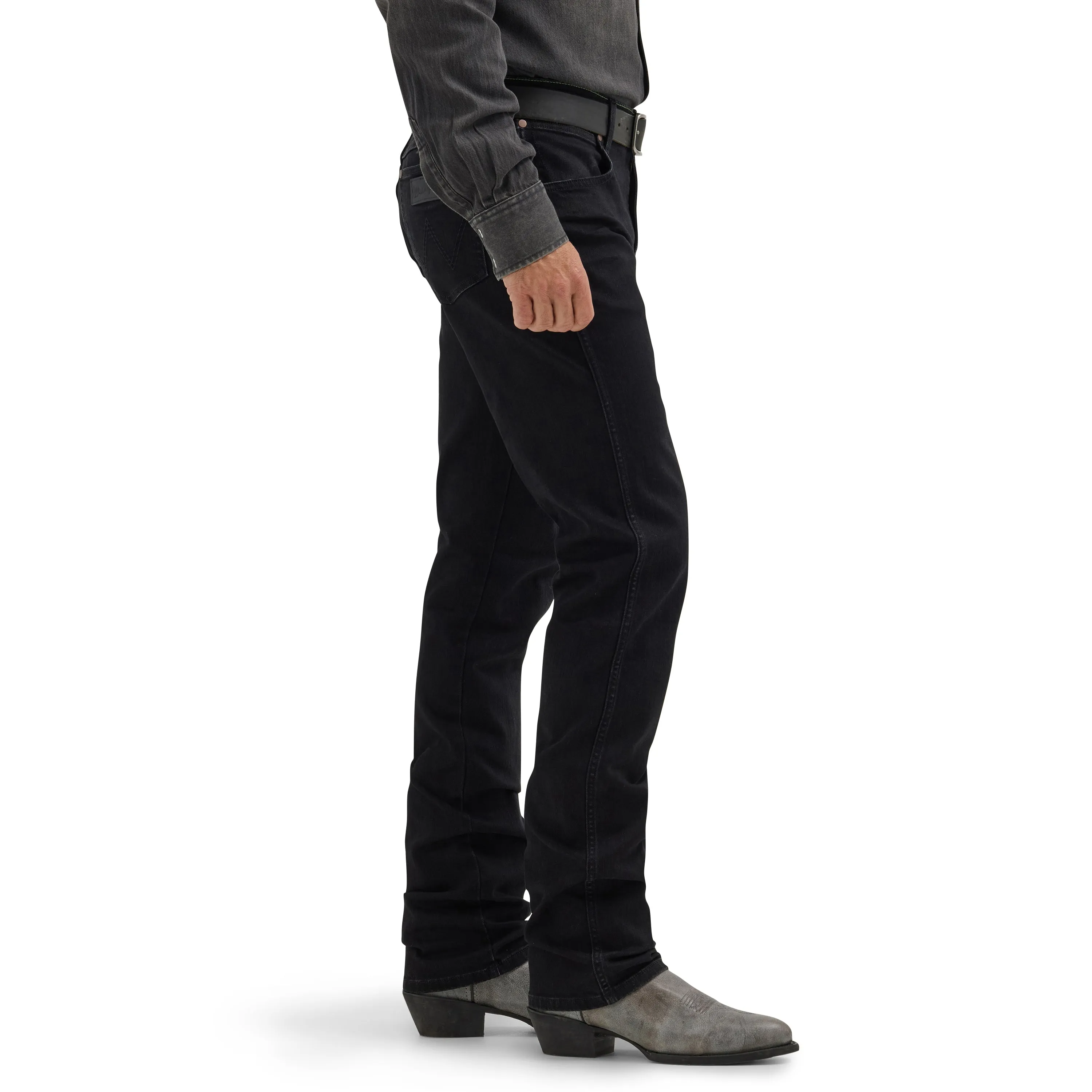 Men's Wrangler Retro Slim Straight Jean in Blackwell 88MWZ