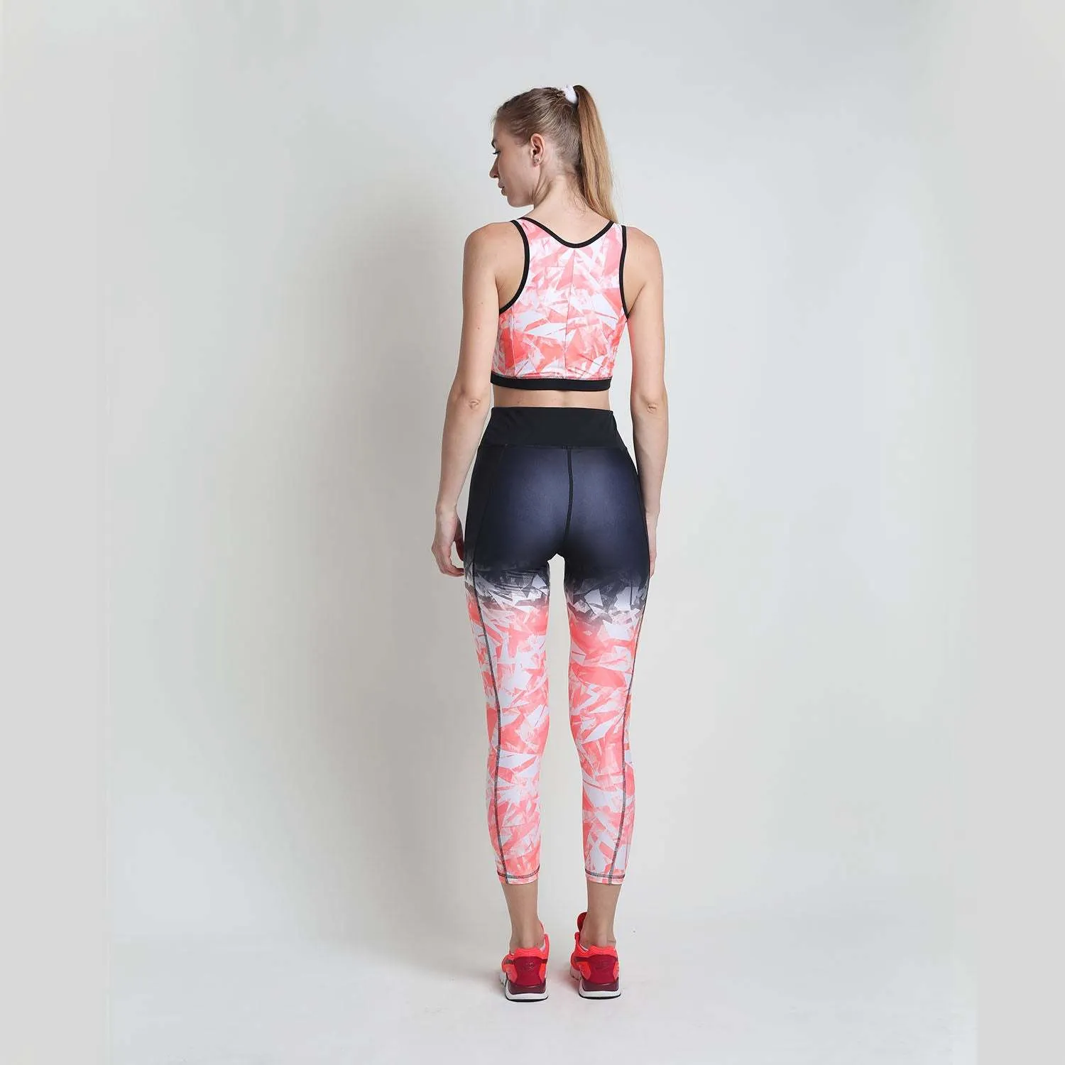Sturdy Sports Crop-Top and Pants Set | Women | LDST10
