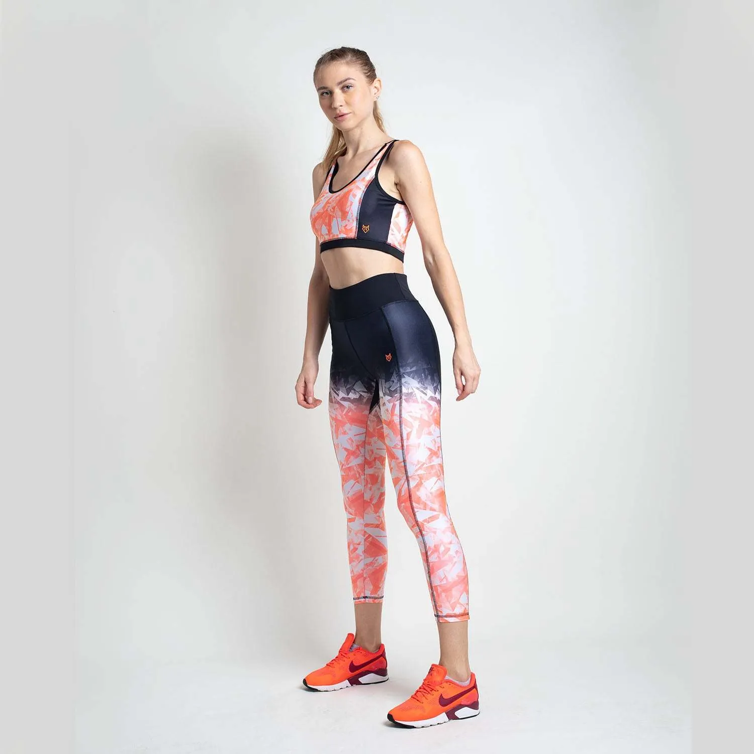 Sturdy Sports Crop-Top and Pants Set | Women | LDST10