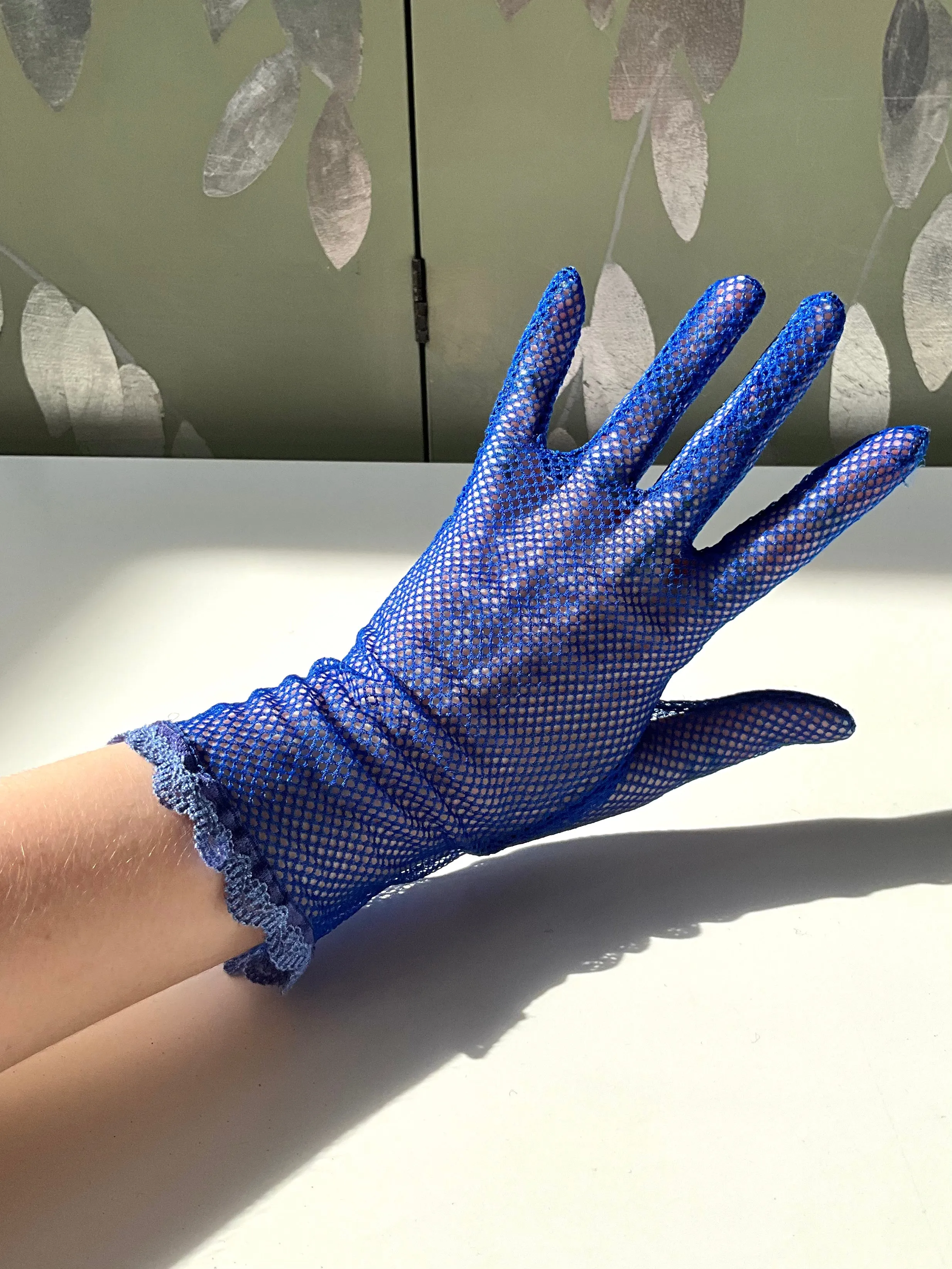Vintage Blue Net Gloves, Small