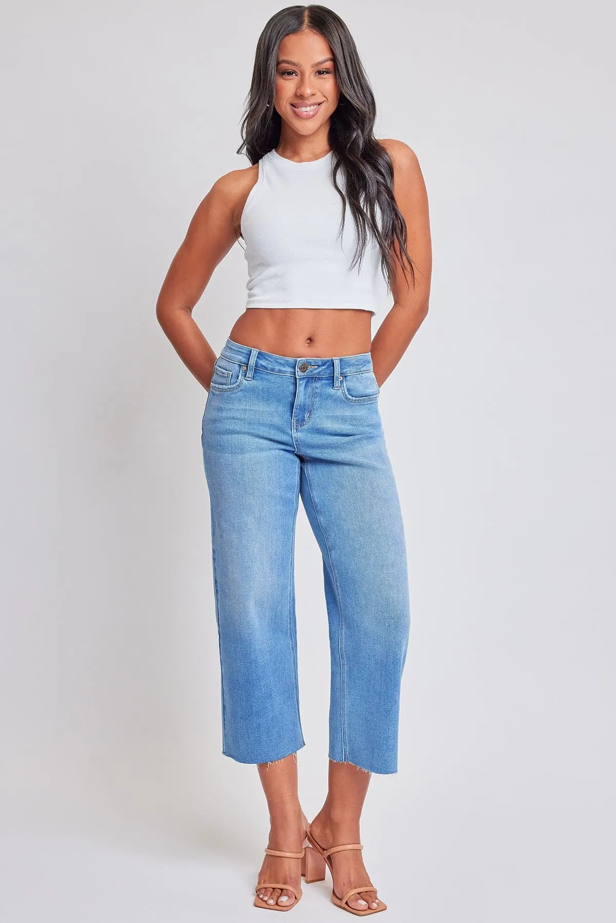 Women's Mid Rise Cropped Wide Leg Jeans