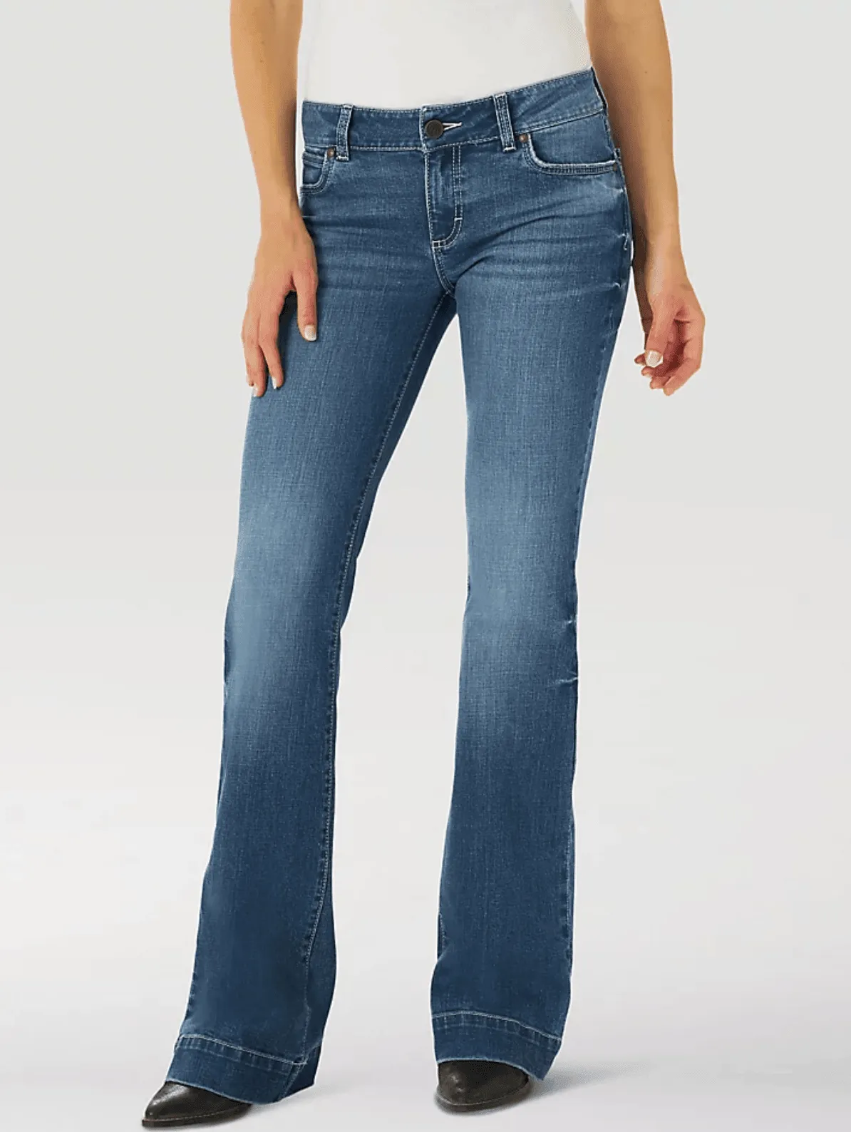 Wrangler Retro Women's Mae Mid Rise Wide Leg Trouser Jean 112315025