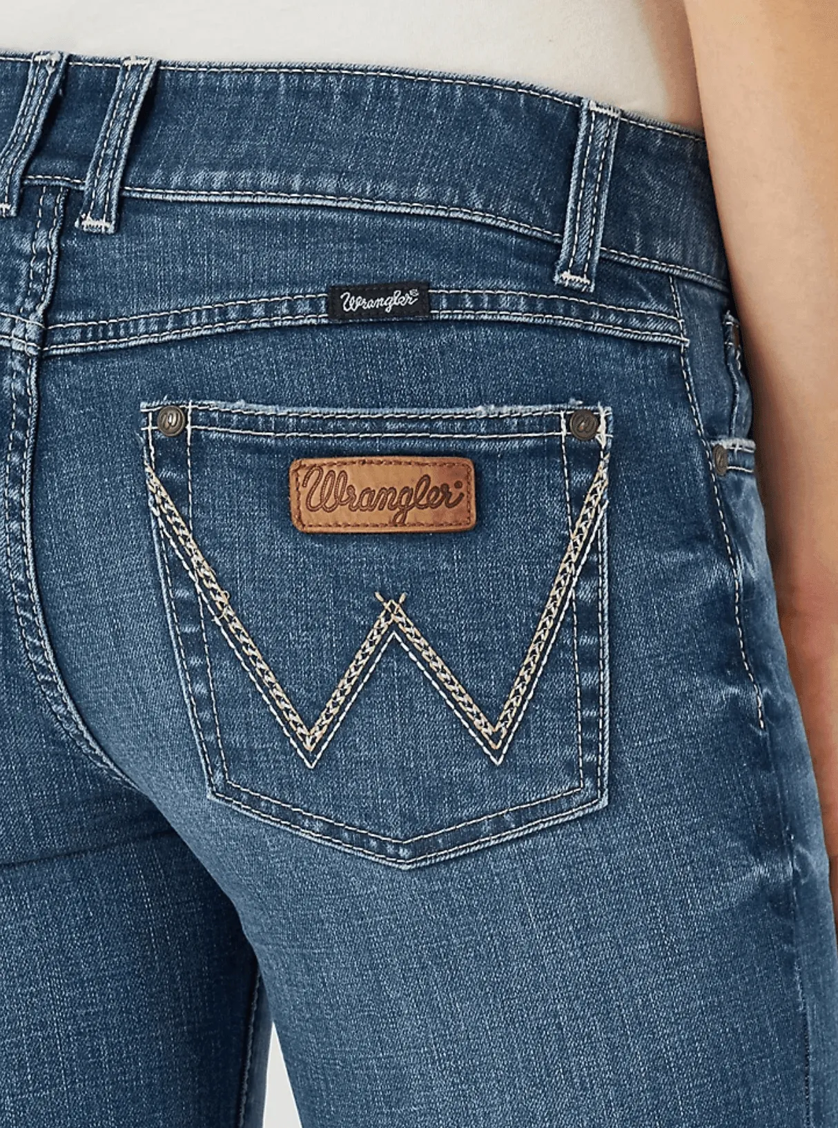 Wrangler Retro Women's Mae Mid Rise Wide Leg Trouser Jean 112315025